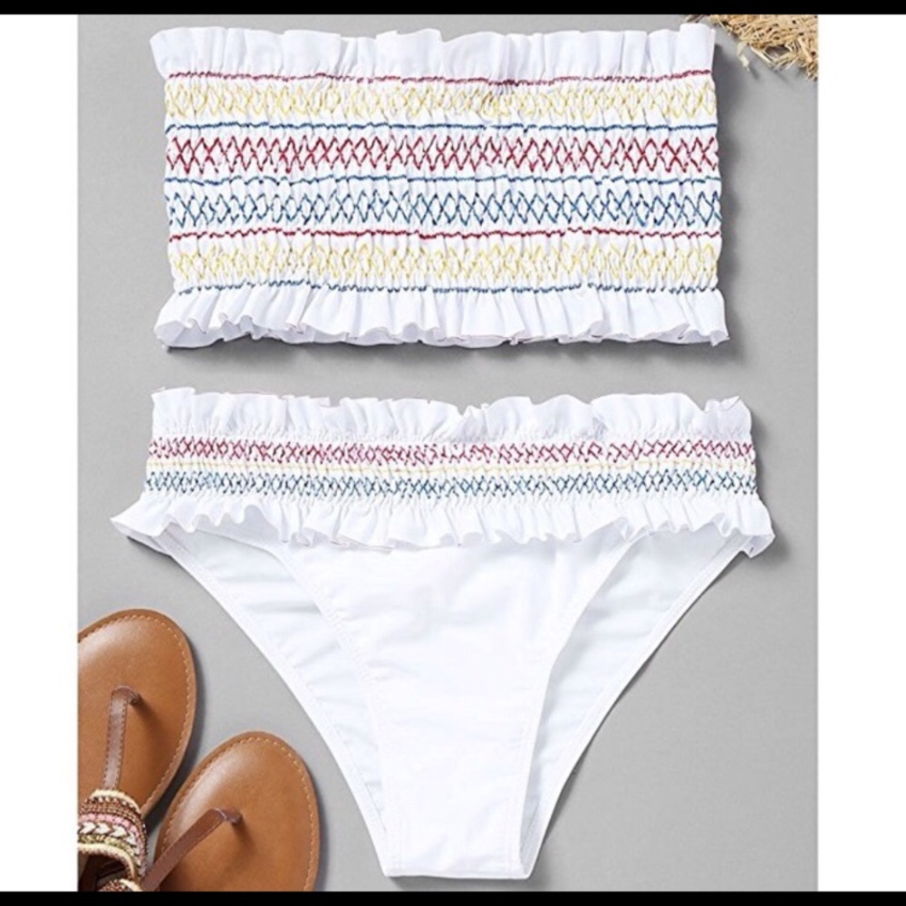 Zaful Smocked Bandeau Zig Zag Ruffle Bikini